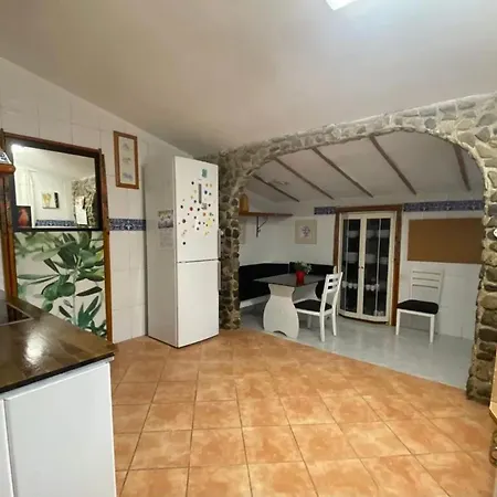 Villa Spacious With Pool In Tarragona