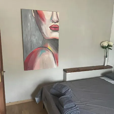 Spacious With Pool In Villa Tarragona