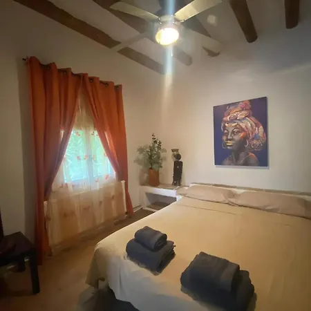 Spacious With Pool In