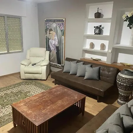 Spacious With Pool In